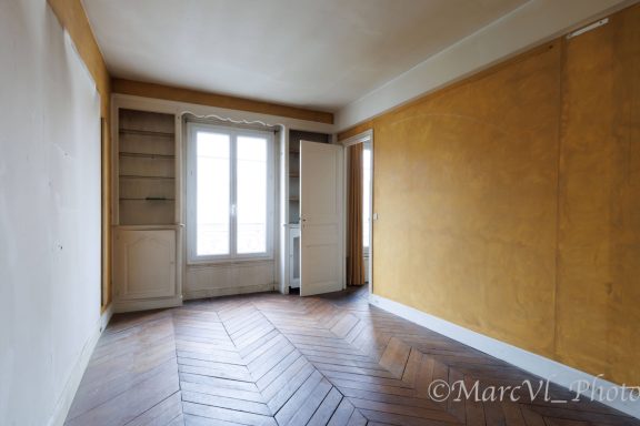 Chambre sur rue avant